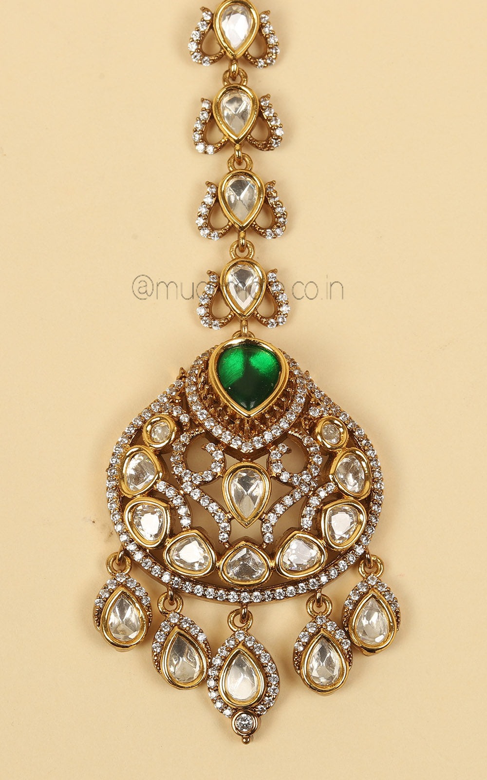 Emerald Green Kundan And With Diamonds Maang Tikka