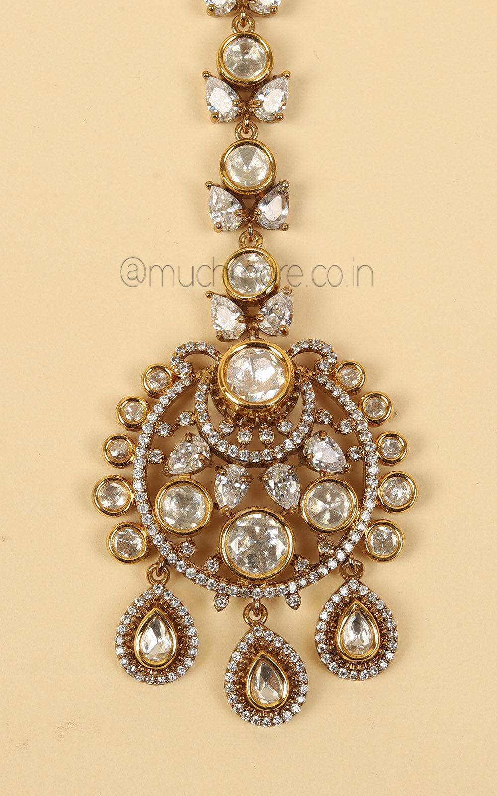 Designer And Elegant Kundan And Diamond Maang Tikka