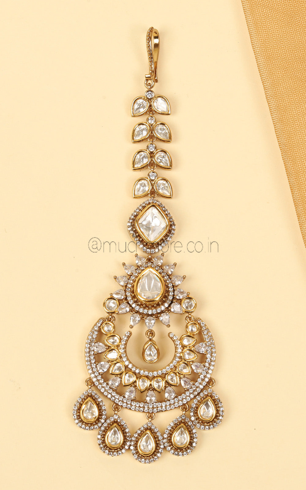 White Kundan And Diamond Designer And Elegant Maang Tikka