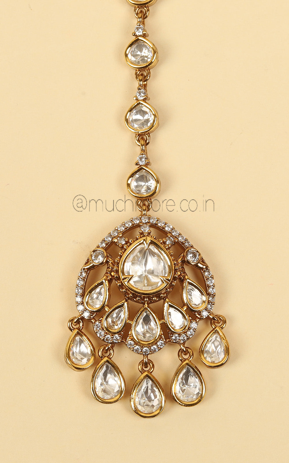 Traditional Kundan Maang Tikka Sleek And Tiny