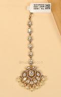 Complete Your Bridal look With Kundan And Pearl Maang Tikka