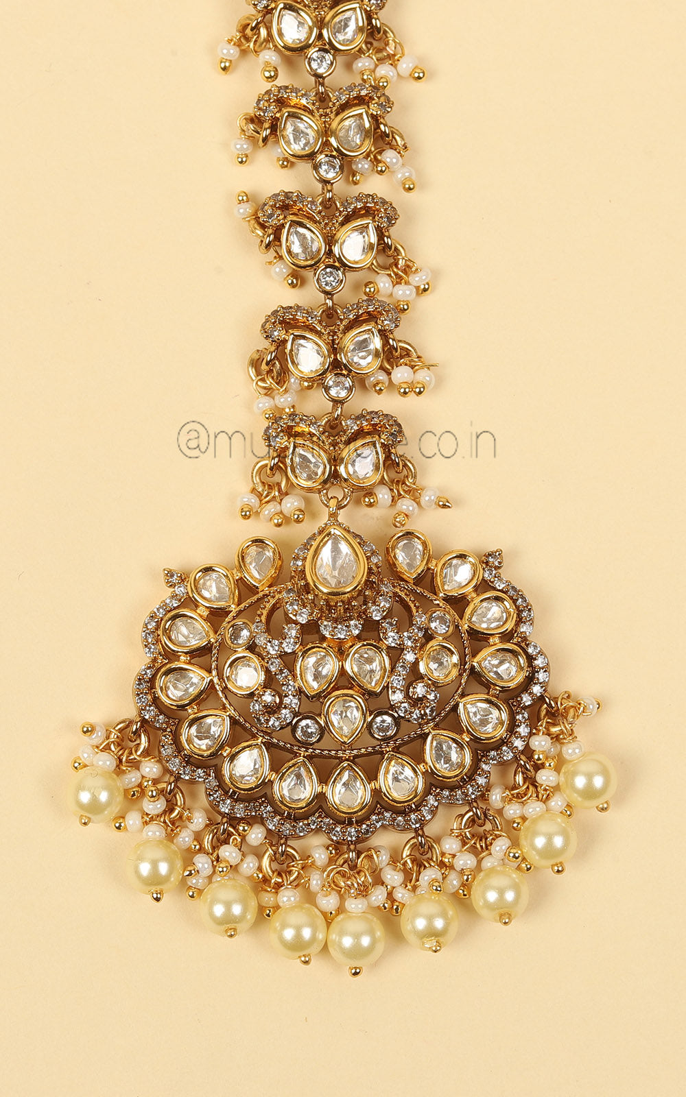 Pearl And Kundan Maang Tikka With Designer Chain