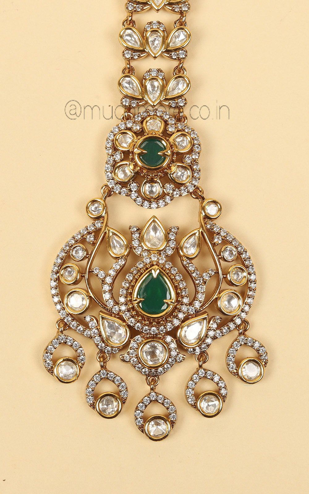 Emerald Green Kundan Maang Tikka With Designer Chain
