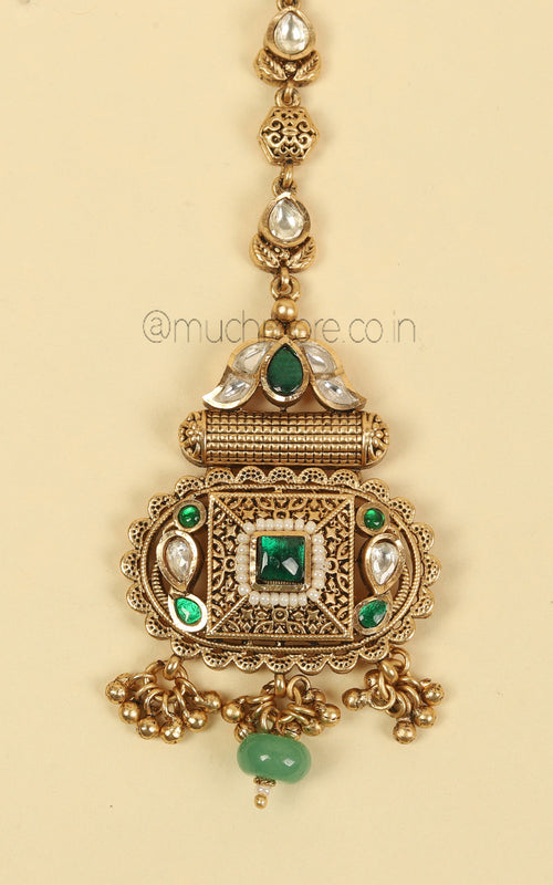 Antique Gold Polish Emerald Green Traditional Maang Tikka