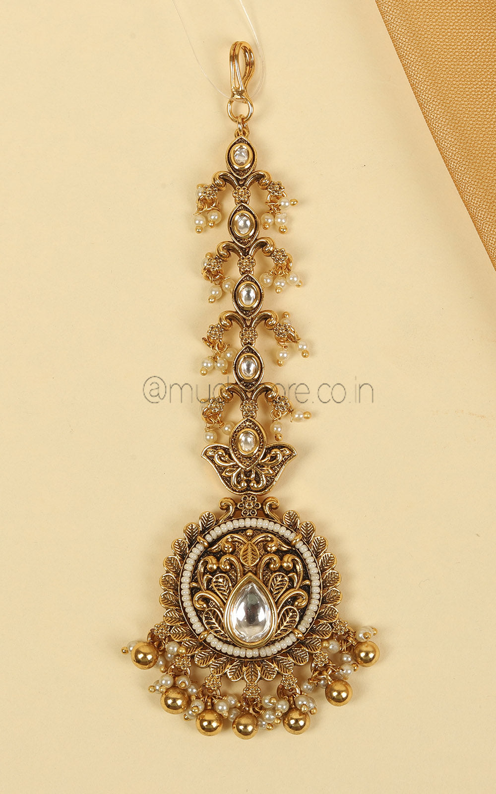 White Color Gold Look Round Maang Tikka With Beads Hangings