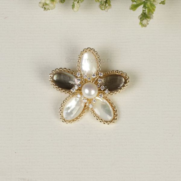 Mother Of Pearl Gold Tone Flower Pin Brooch 