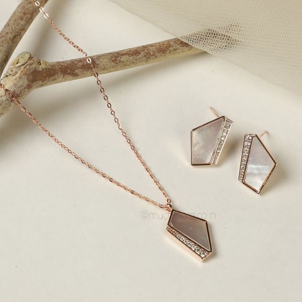 Small Mother Of Pearl Rose Gold Pendant Set