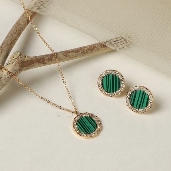 Mother Of Pearl Gold Polish Green Pendant Set