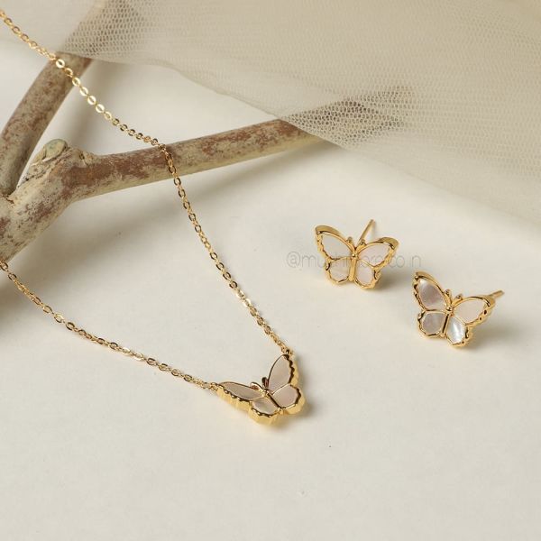 Small Butterfly Diamond Gold Polish Pendant Set
