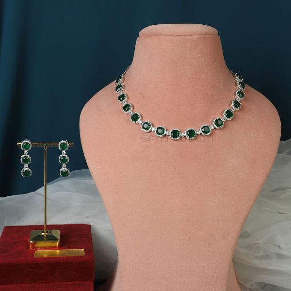 Silver And Emerald Green Single Line String Set 