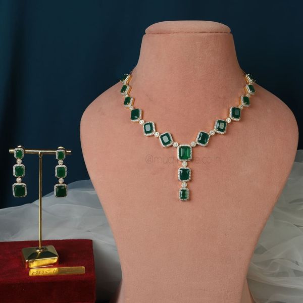 Gold And Green Diamond Western Necklace Set
