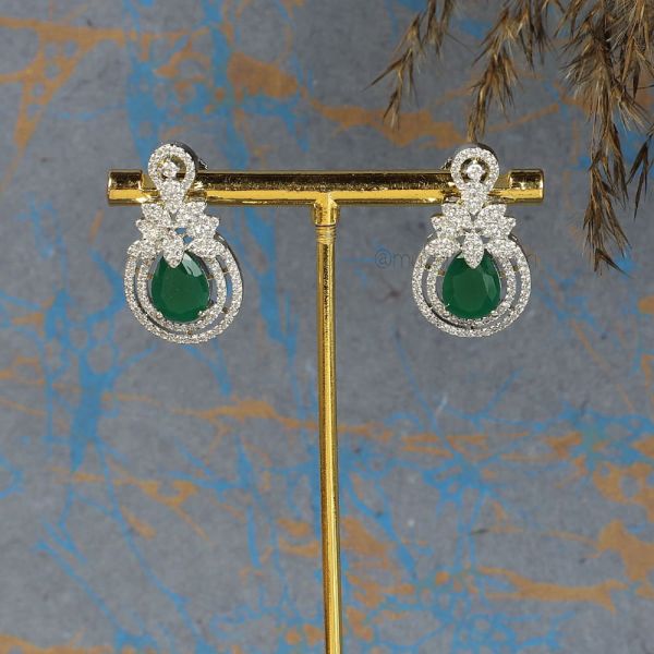 Beautiful Emerald Green Diamond Earring