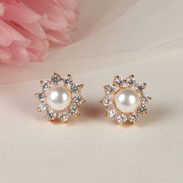 Small Round Pearl Fashion Earrings Online 
