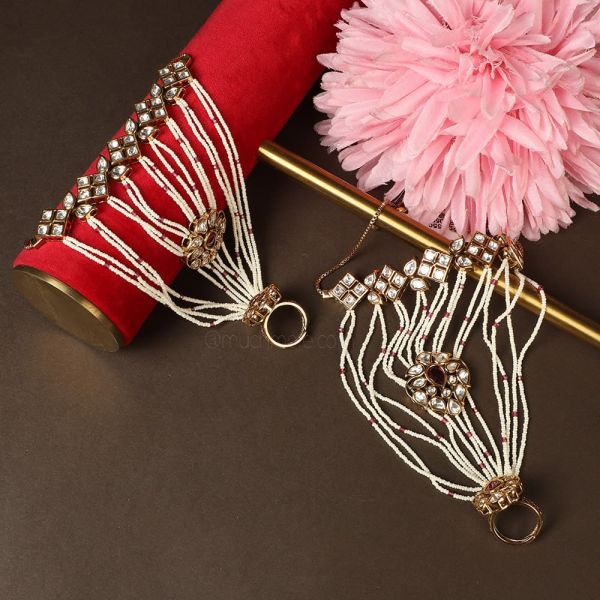 Jaisalmer Hand Harness/Bracelet Kundan Pearls