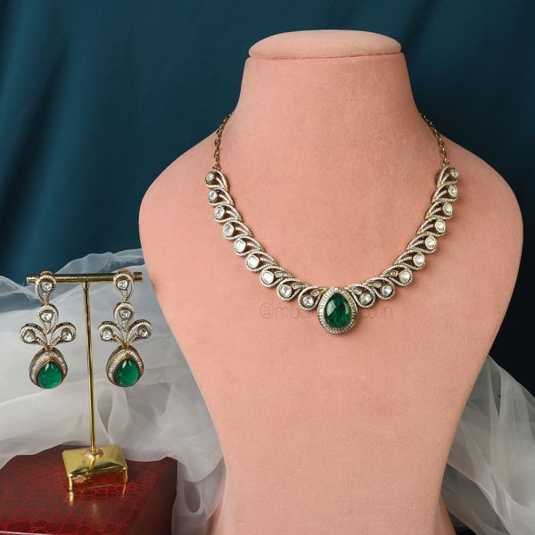 Antique Gold Polish Green Necklace Set 