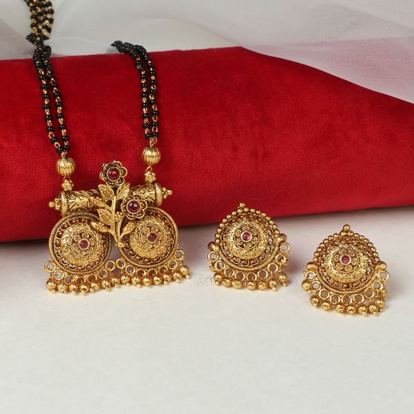 Shop Now Traditional Mangalsutra In Gold Polish 