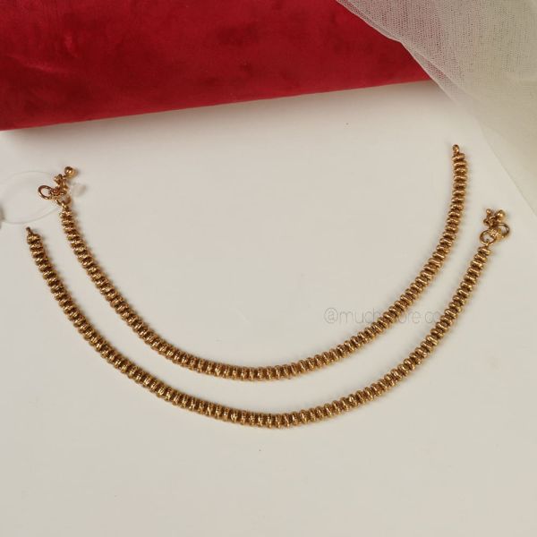 Gold Look Sleek Payal Anklets Online In India