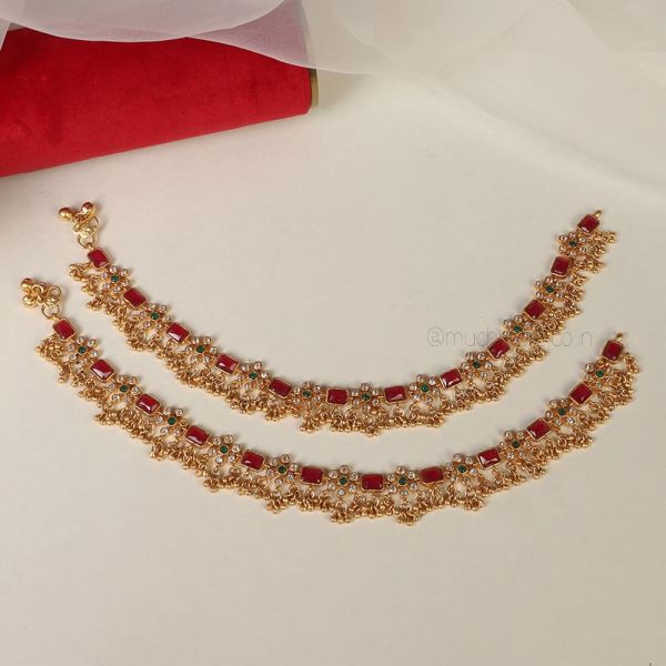 Gold Polish Ruby Green Traditional Payal Anklet