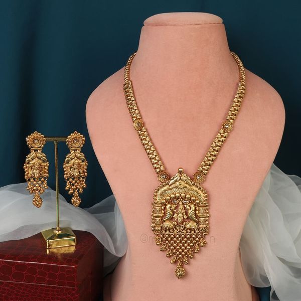 Order Now Lord Krishna Pendant In Gold Look 