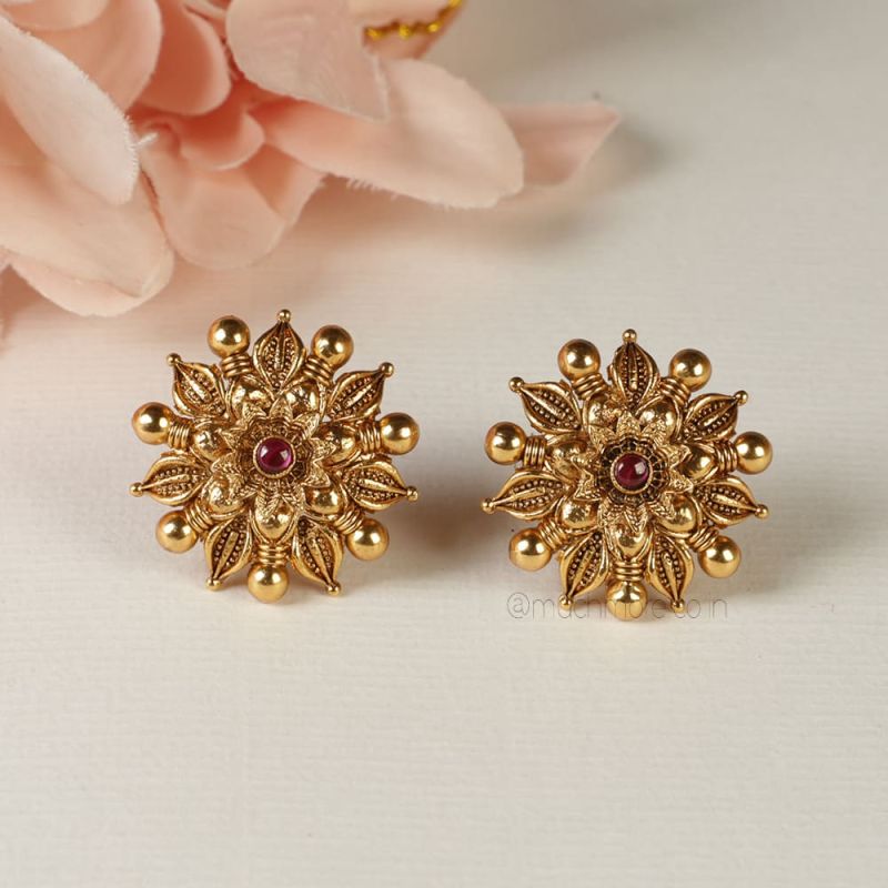 Share 266+ traditional gold stud earrings best