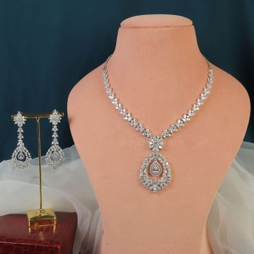 Silver Polish Pendant Style Diamond Necklace 