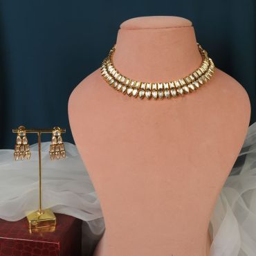 Classic Gold Polish Kundan Necklace With Tikka Earrings