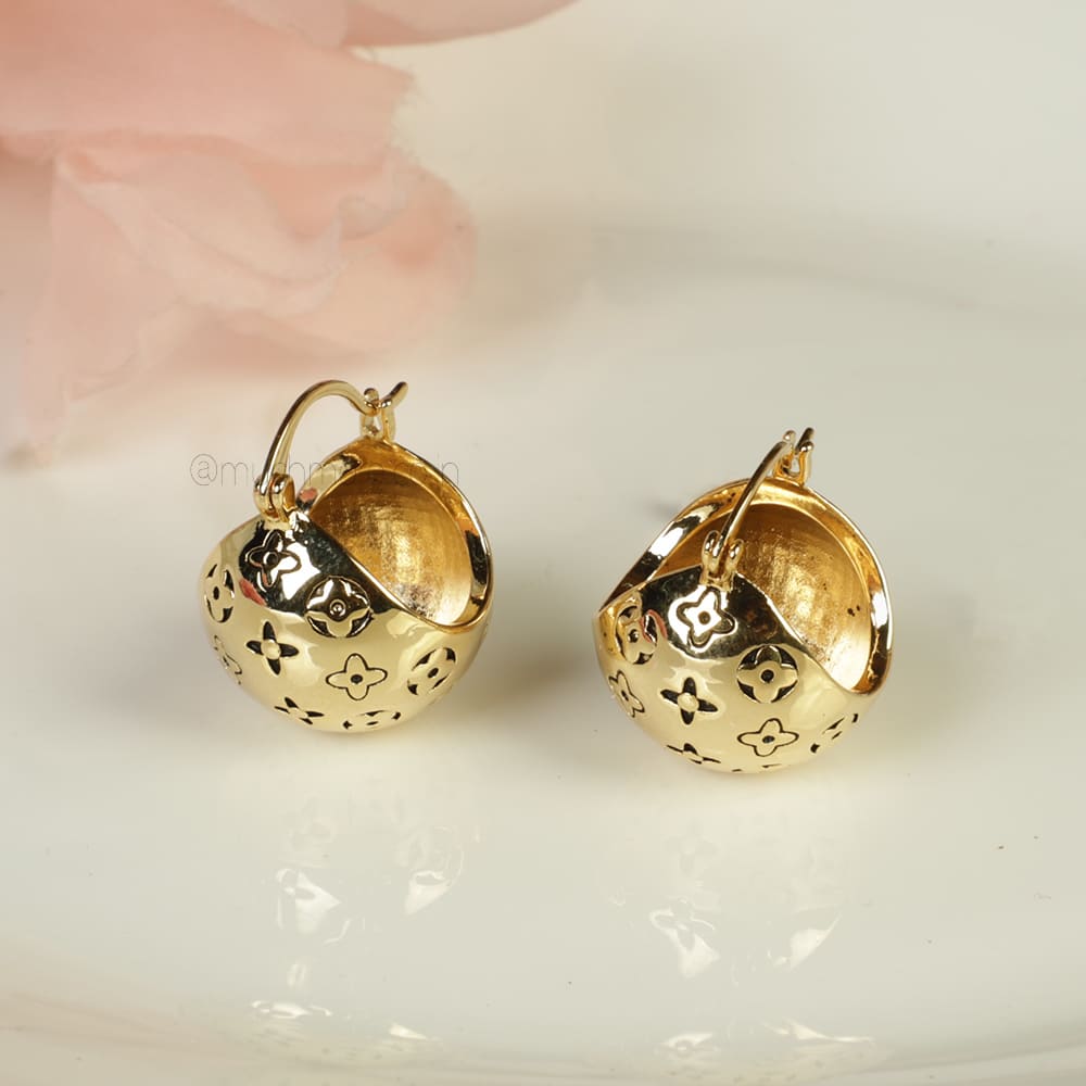 Gold Love Hoop Earrings | Chunky gold jewelry, Gold chain jewelry, Jewelry  bracelets gold